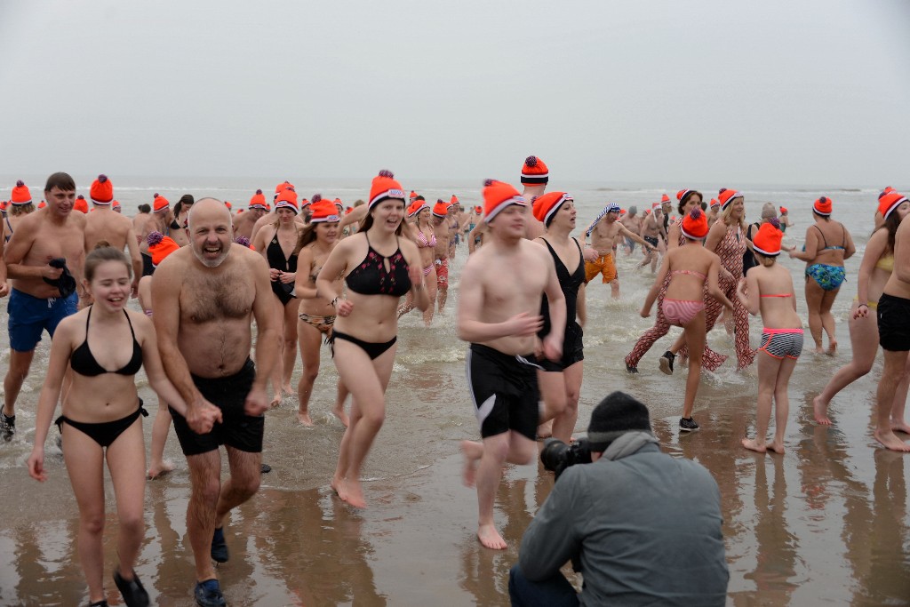 ../Images/Nieuwjaarsduik Nederzandt 2020 083.jpg